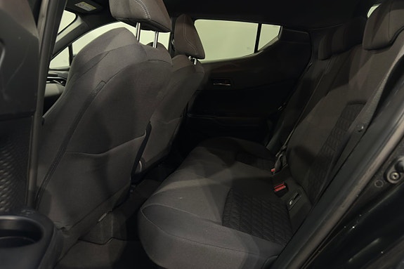 Toyota C-HR 20 of 22