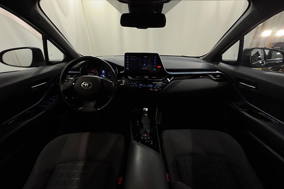 Toyota C-HR 14 of 22