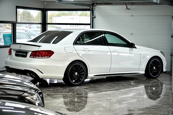 Mercedes-Benz E220 5 of 18