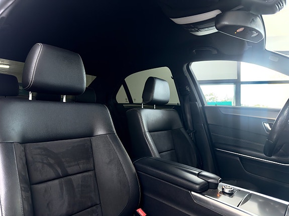 Mercedes-Benz E220 10 of 18