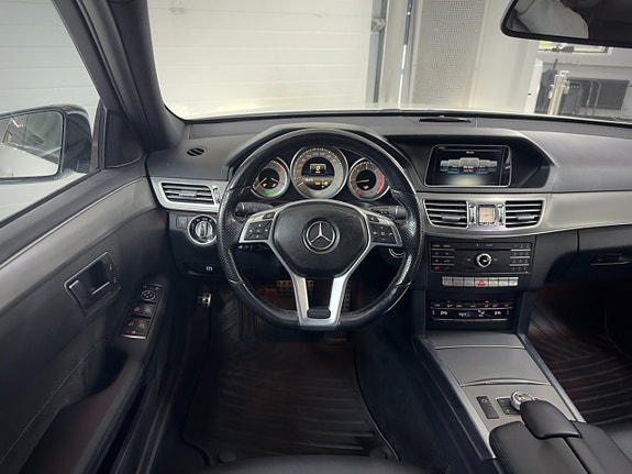 Mercedes-Benz E220 13 of 18