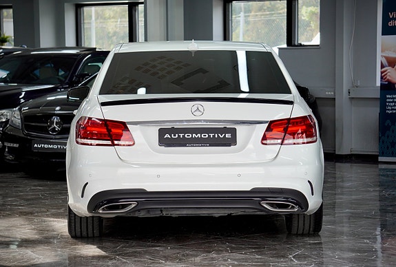Mercedes-Benz E220 3 of 18