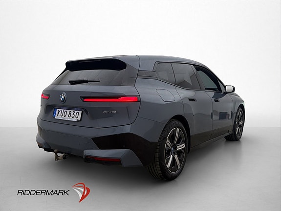 BMW iX 9 of 30