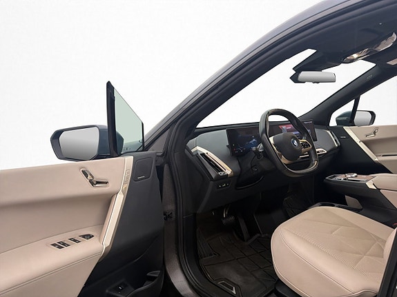 BMW iX 14 of 30