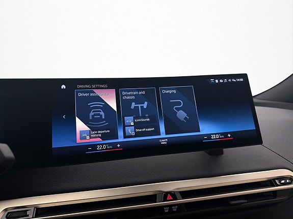 BMW iX 26 of 30