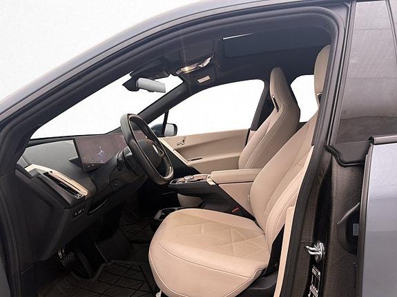 BMW iX 16 of 30