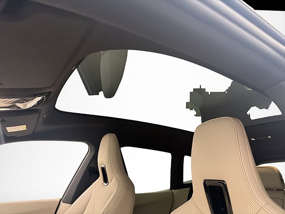 BMW iX 17 of 30