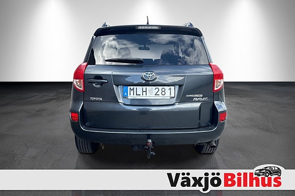 Toyota RAV4 3 of 15