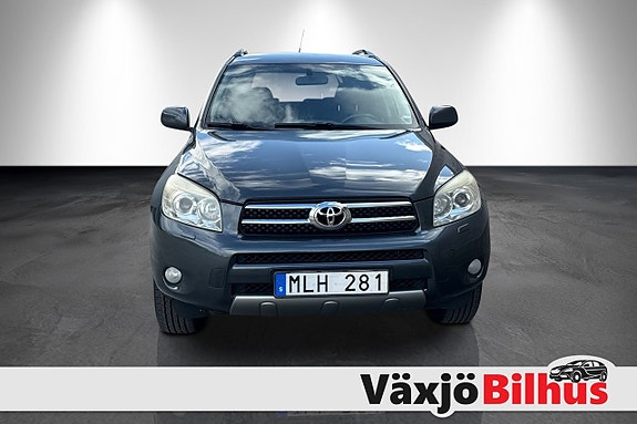 Toyota RAV4 6 of 15