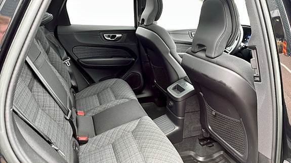 Volvo XC60 13 of 19