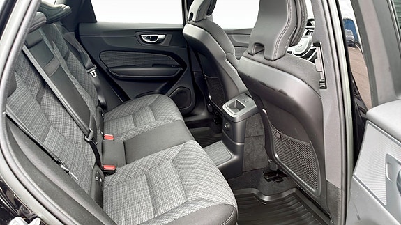 Volvo XC60 5 of 19