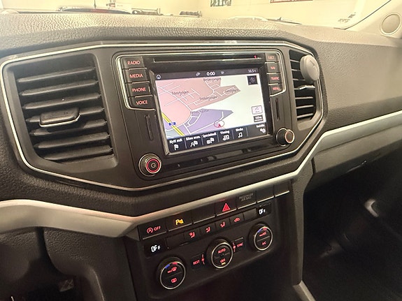 Volkswagen Amarok 11 of 19