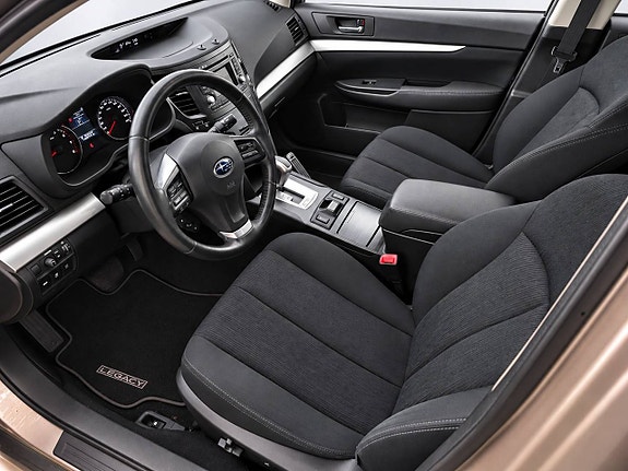 Subaru Legacy 7 of 28