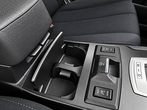 Subaru Legacy 16 of 28