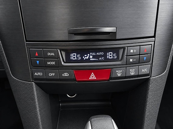 Subaru Legacy 13 of 28