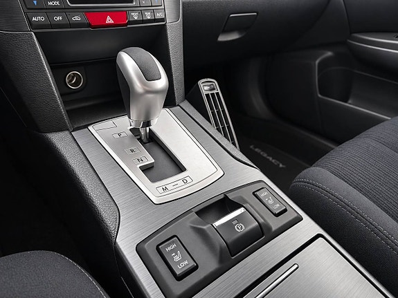Subaru Legacy 14 of 28