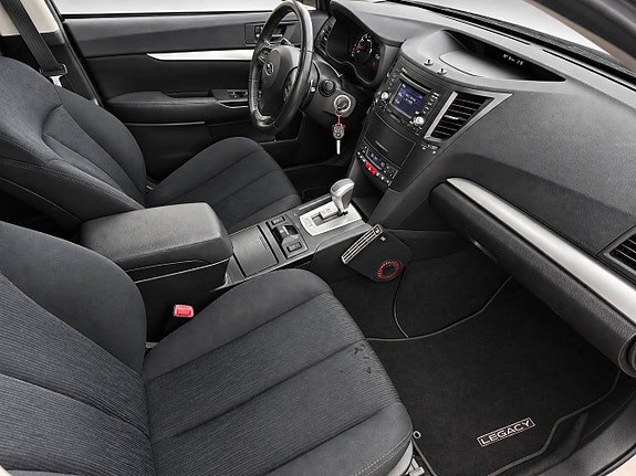 Subaru Legacy 10 of 28