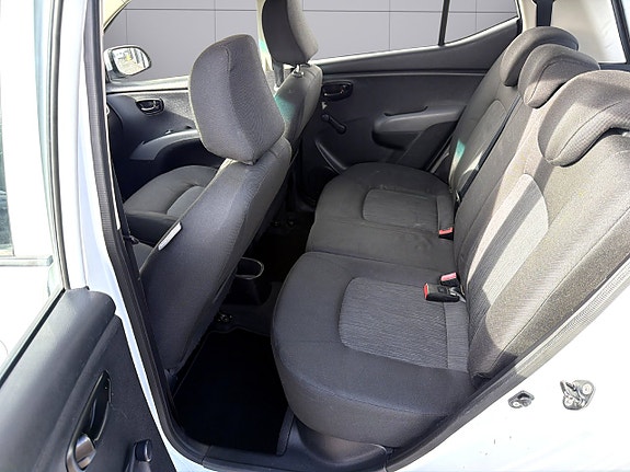 Hyundai i10 13 of 14
