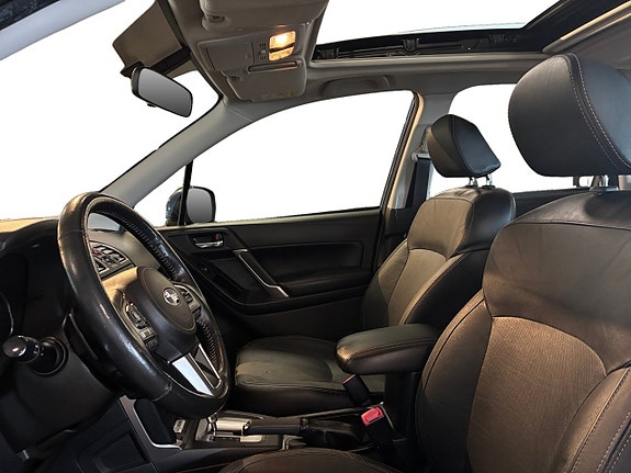 Subaru Forester 10 of 22