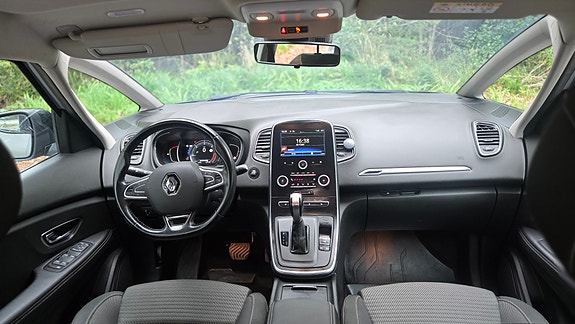 Renault Grand Scenic IV 6 of 10
