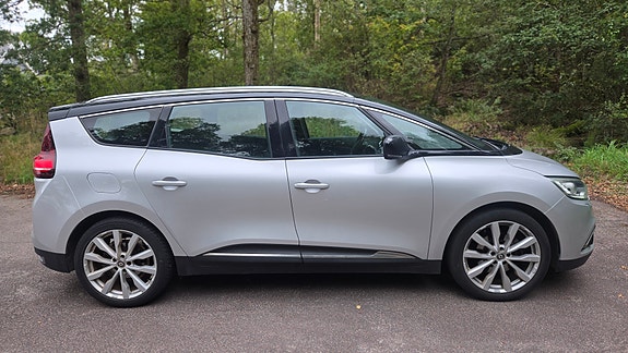 Renault Grand Scenic IV 4 of 10