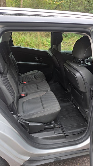 Renault Grand Scenic IV 7 of 10