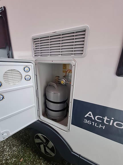 Adria Action. 361 LH 4 of 8