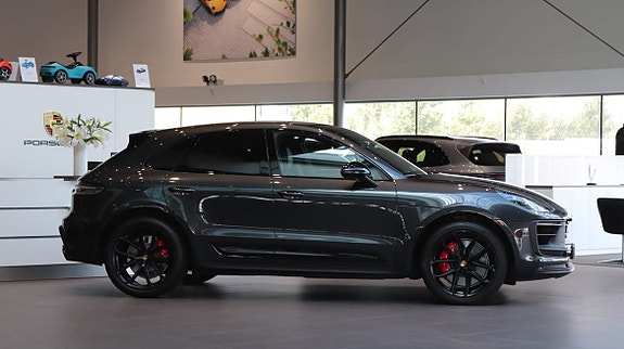 Porsche Macan GTS 3 of 13