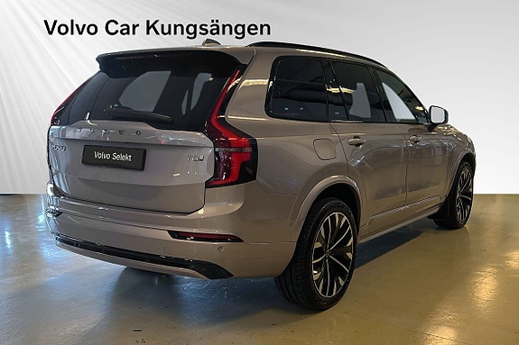 Volvo XC90 5 of 25