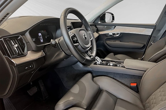 Volvo XC90 7 of 25
