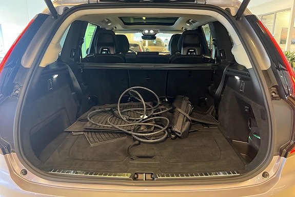 Volvo XC90 13 of 25