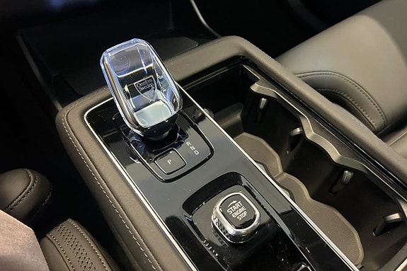 Volvo XC90 18 of 25