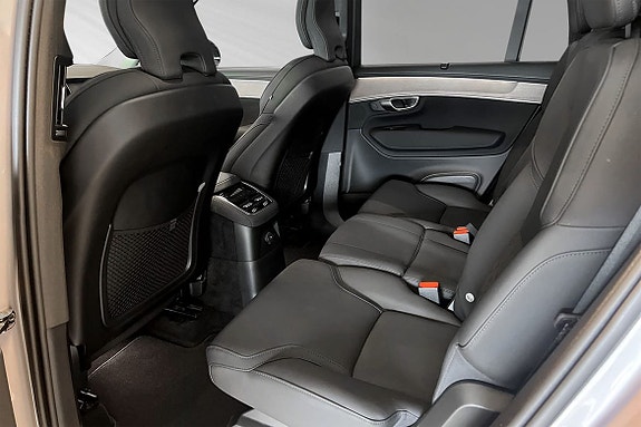 Volvo XC90 8 of 25
