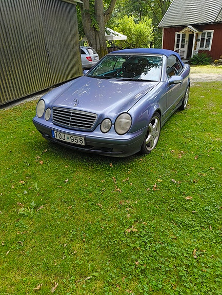 Mercedes-Benz CLK230 9 of 9