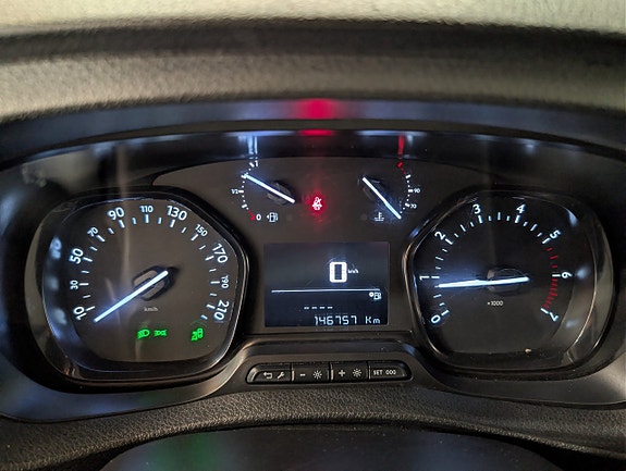 Peugeot Expert 9 of 12
