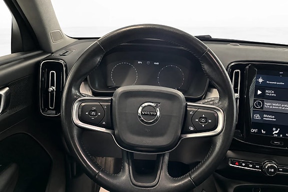 Volvo XC40 9 of 18