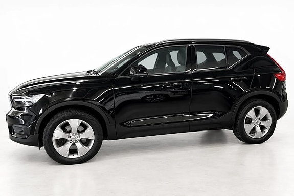 Volvo XC40 2 of 18