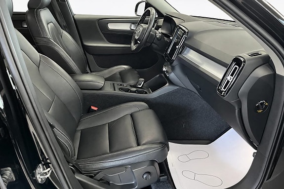 Volvo XC40 15 of 18