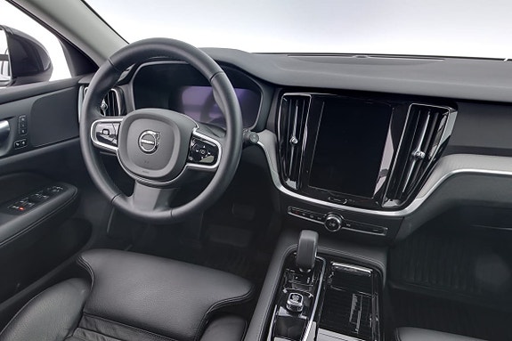 Volvo V60 8 of 16
