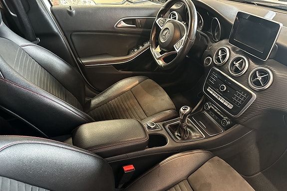 Mercedes-Benz A180 14 of 24