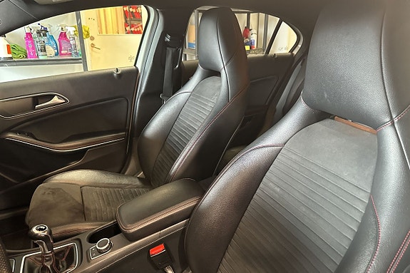 Mercedes-Benz A180 16 of 24