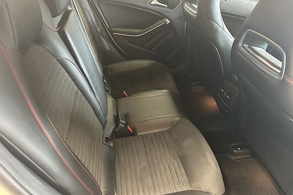 Mercedes-Benz A180 10 of 24