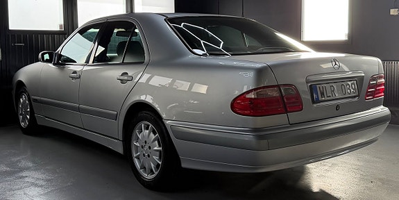 Mercedes-Benz E240 3 of 11