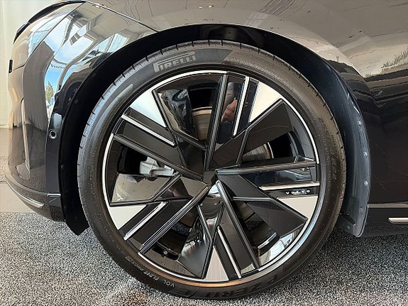 Volvo ES90 19 of 23