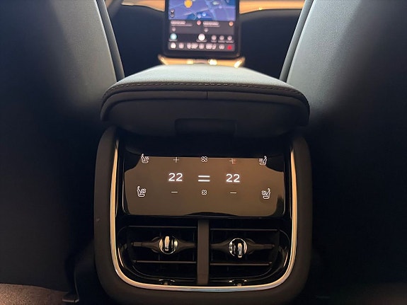 Volvo ES90 15 of 23