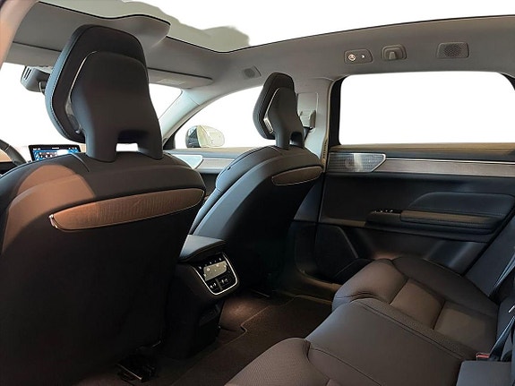 Volvo ES90 9 of 23