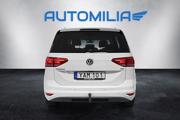 Volkswagen Touran 12 of 16