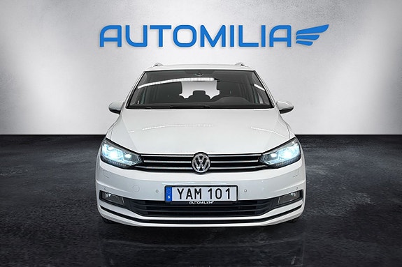 Volkswagen Touran 2 of 16