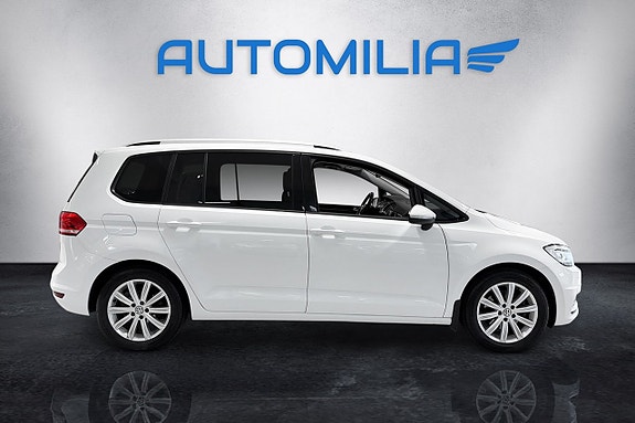 Volkswagen Touran 14 of 16