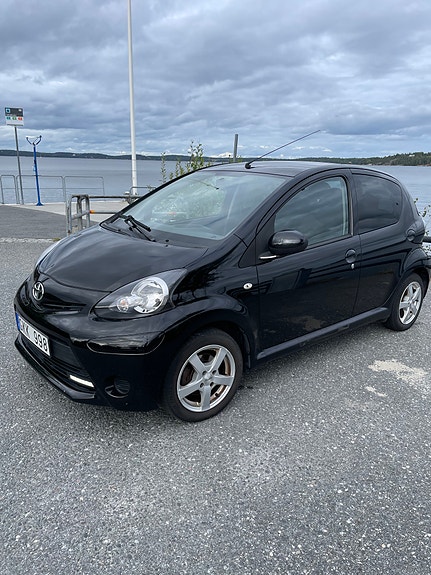 Toyota Aygo 3 of 8